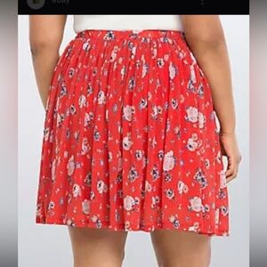 Torrid 0 (L) Skirt Skater Red Floral Chiffon Plus Size SlipOn Pleated  whimsical